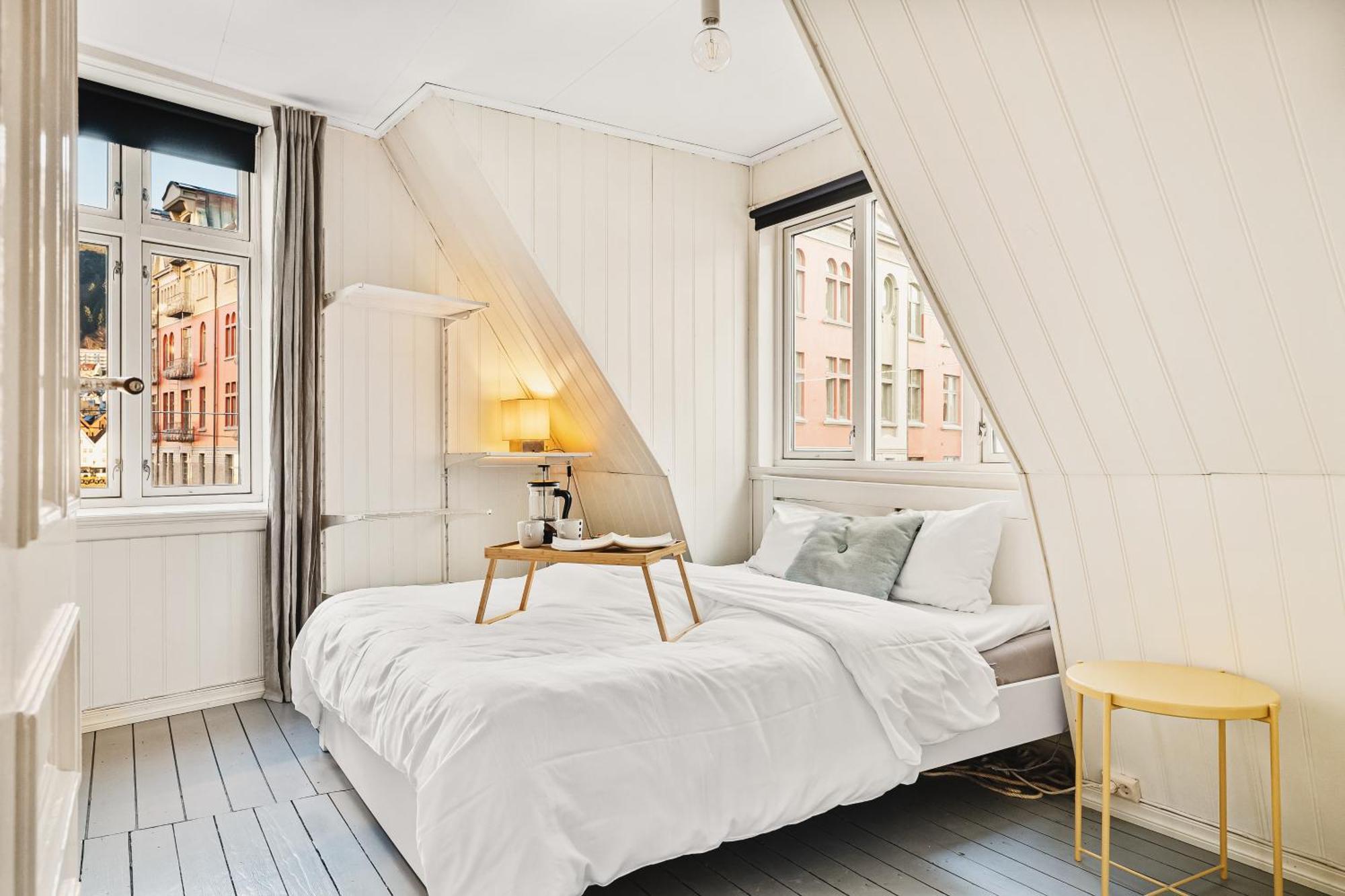 Live In Historic Building - View To Bryggen Leilighet *