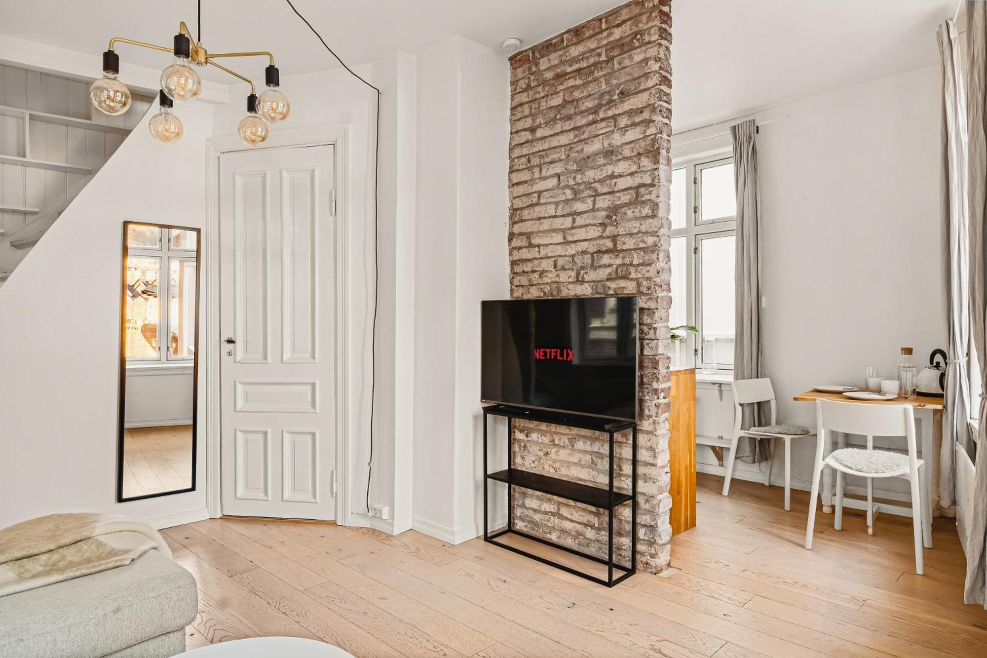 Live In Historic Building - View To Bryggen