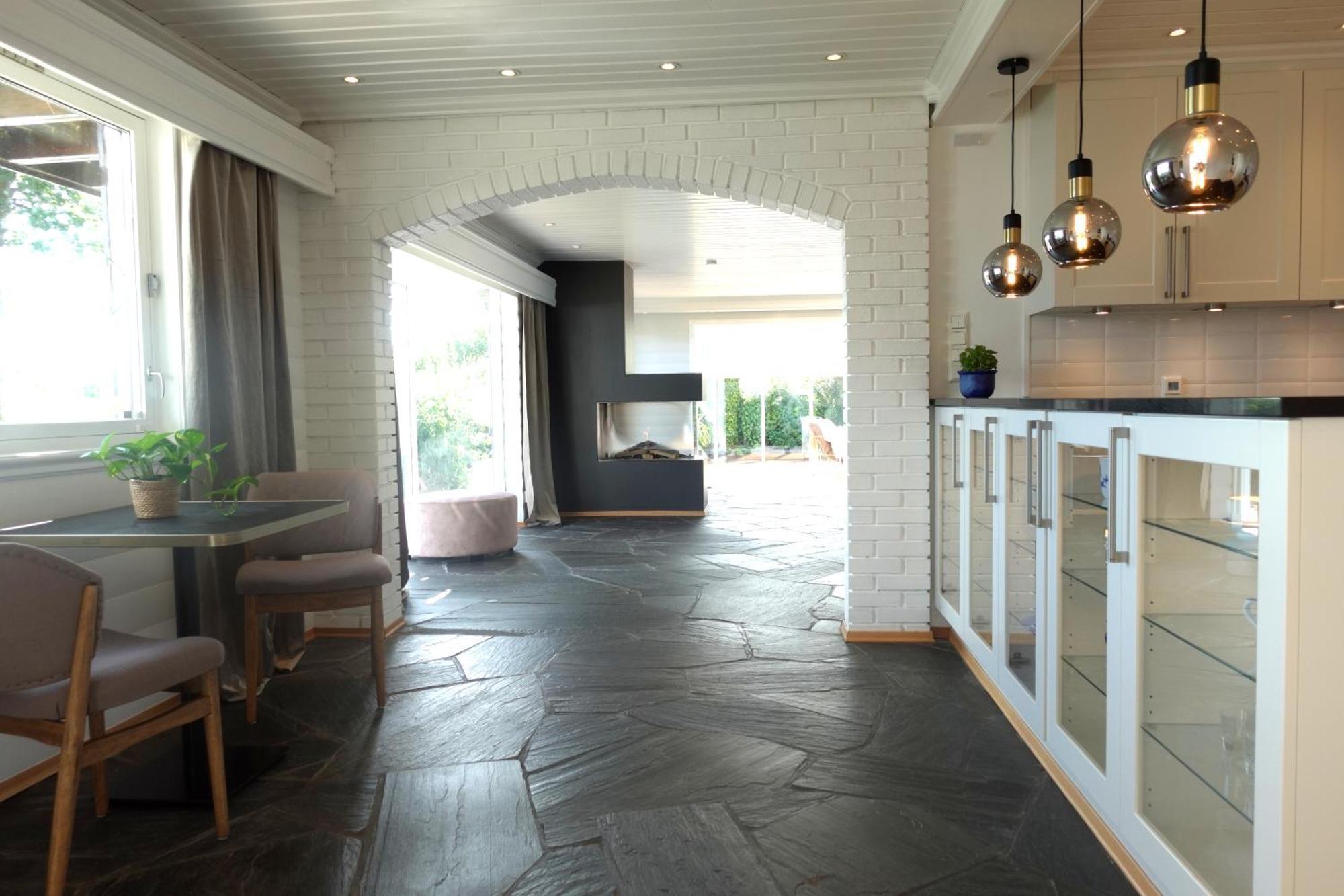 Arboretet: Seaside Retreat With Private Pool & Sauna In Bergen