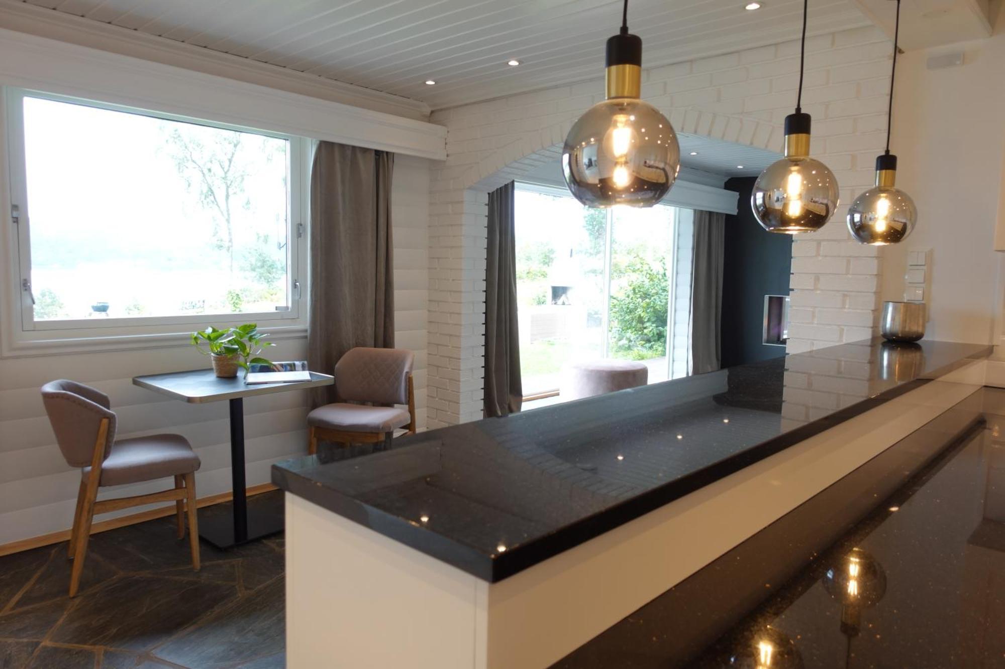 Arboretet: Seaside Retreat With Private Pool & Sauna In Villa Bergen