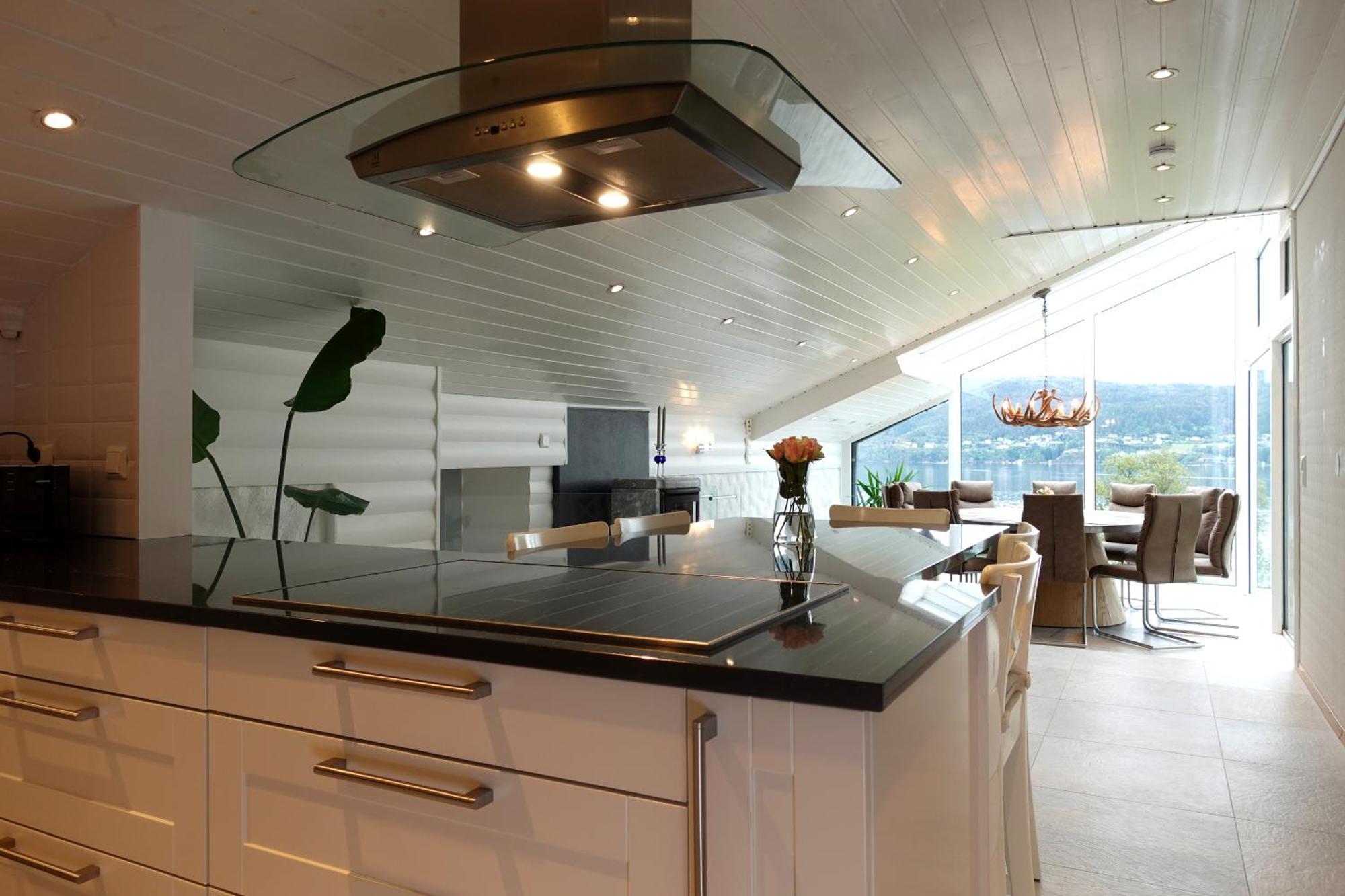 Arboretet: Seaside Retreat With Private Pool & Sauna In Villa Bergen
