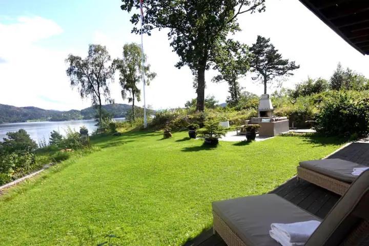 Arboretet: Seaside Retreat With Private Pool & Sauna In Villa Bergen