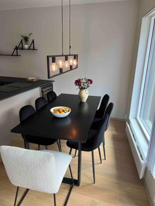 Apartment Sentrums-naer Med Sjoutsikt