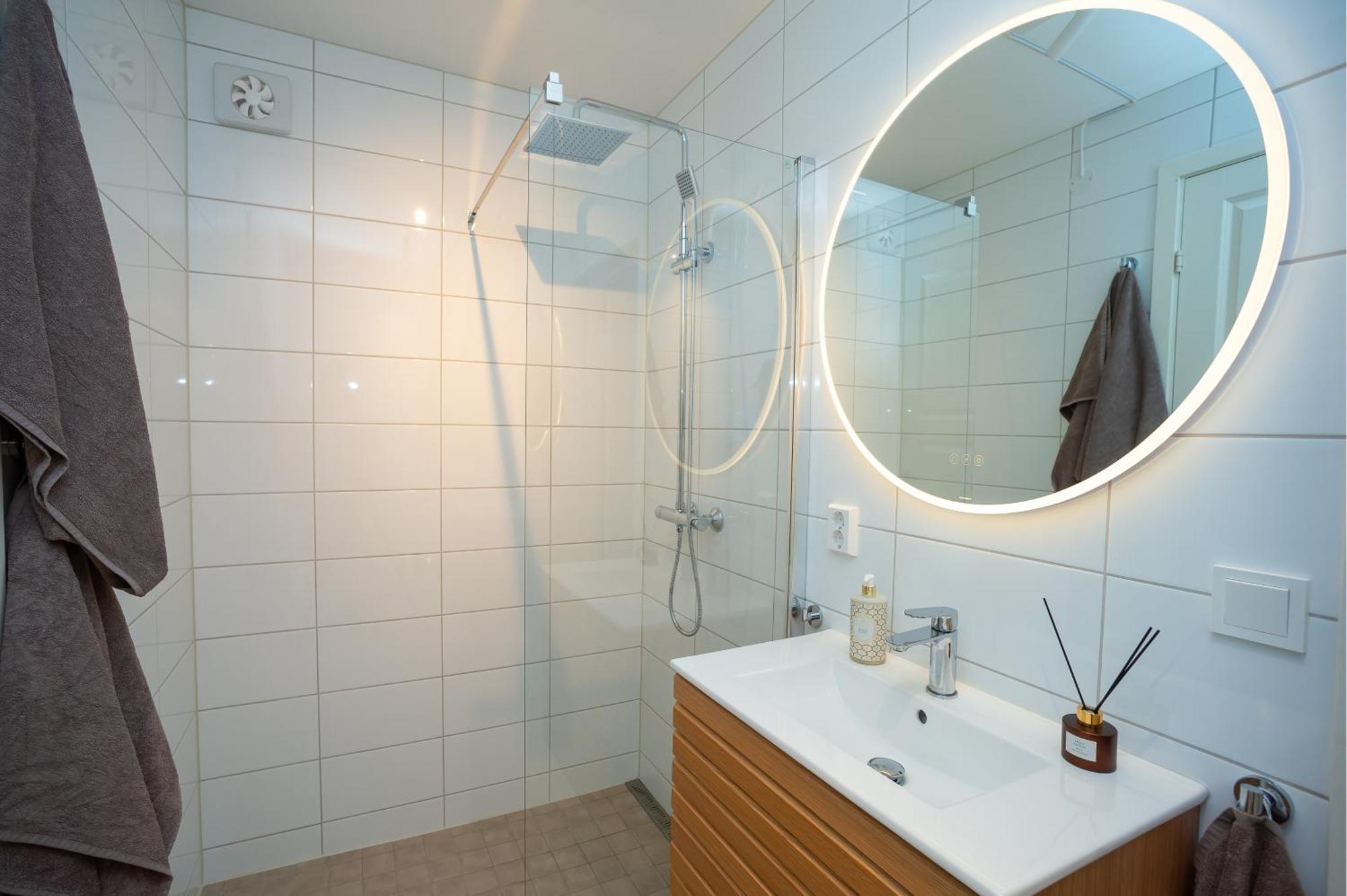 Historisk Sjarm - Moderne Komfort 10min Fra Apartment