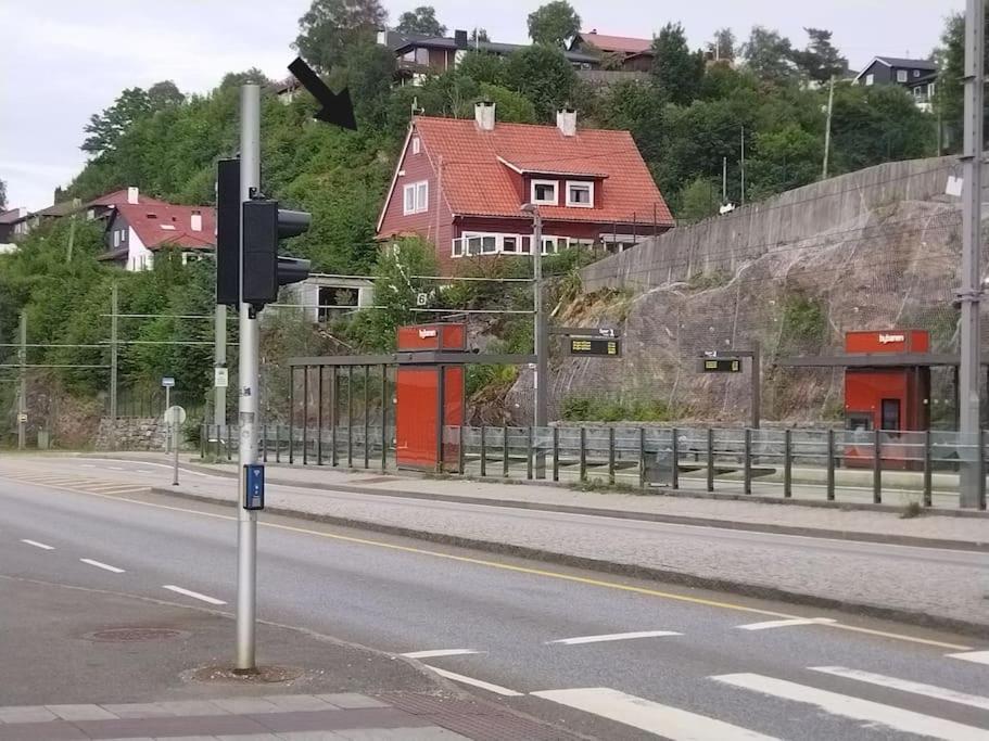 Apartment Kjellerleilighet I Fana Til Leie-med Gratis Parkering Og Mange Kollektiv Reisemuligheter Bergen