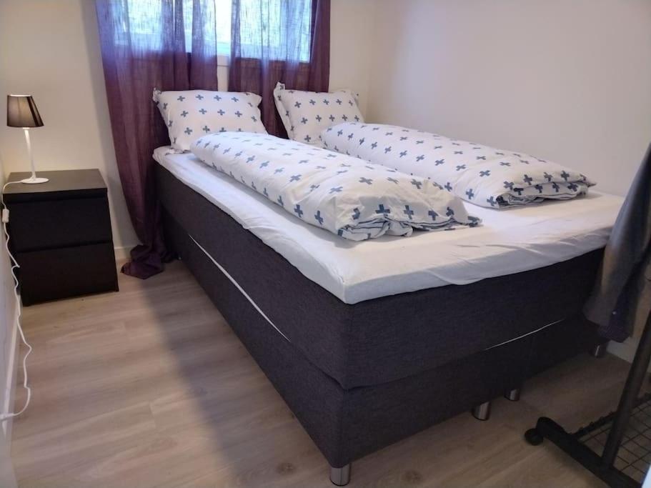 Apartment Kjellerleilighet I Fana Til Leie-med Gratis Parkering Og Mange Kollektiv Reisemuligheter *