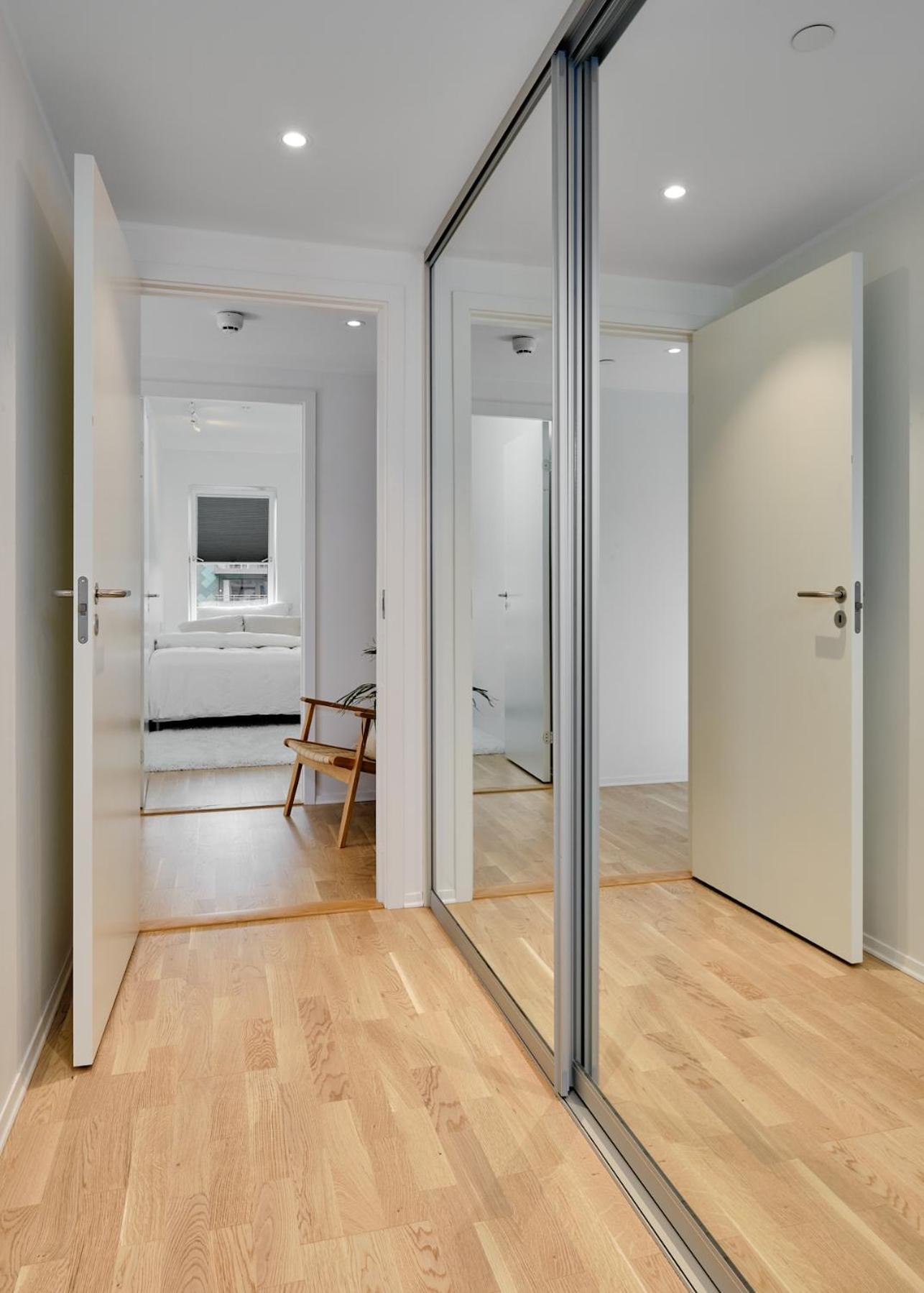 Stylish 2-br Retreat In Heart Of Vibrant Apartment