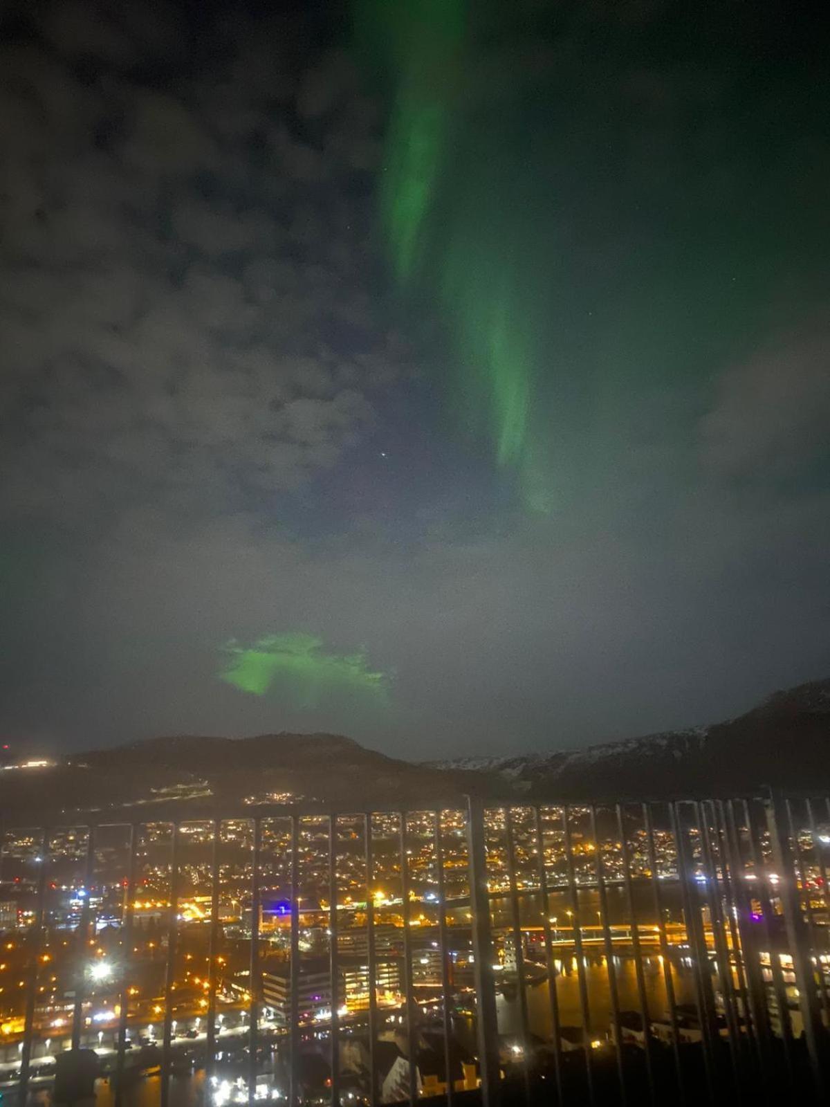 Med Nydelig Utsikt Over * Bergen