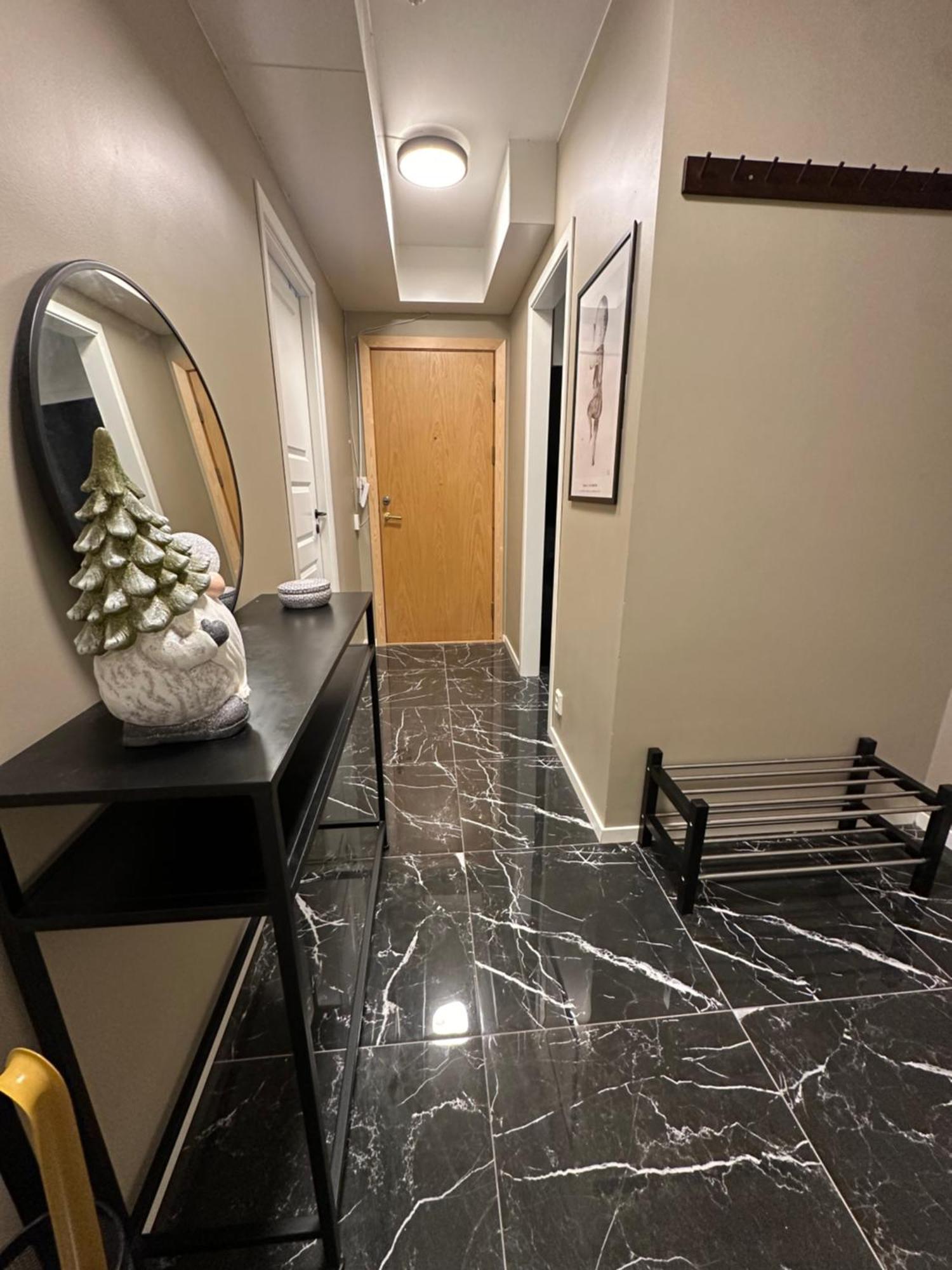 Apartment Med Nydelig Utsikt Over