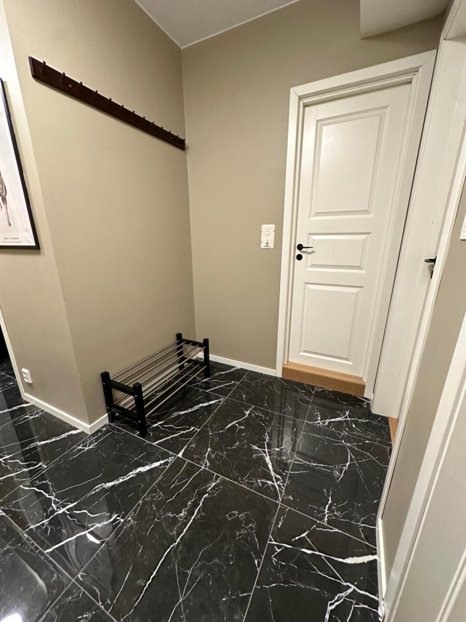 Apartment Med Nydelig Utsikt Over *
