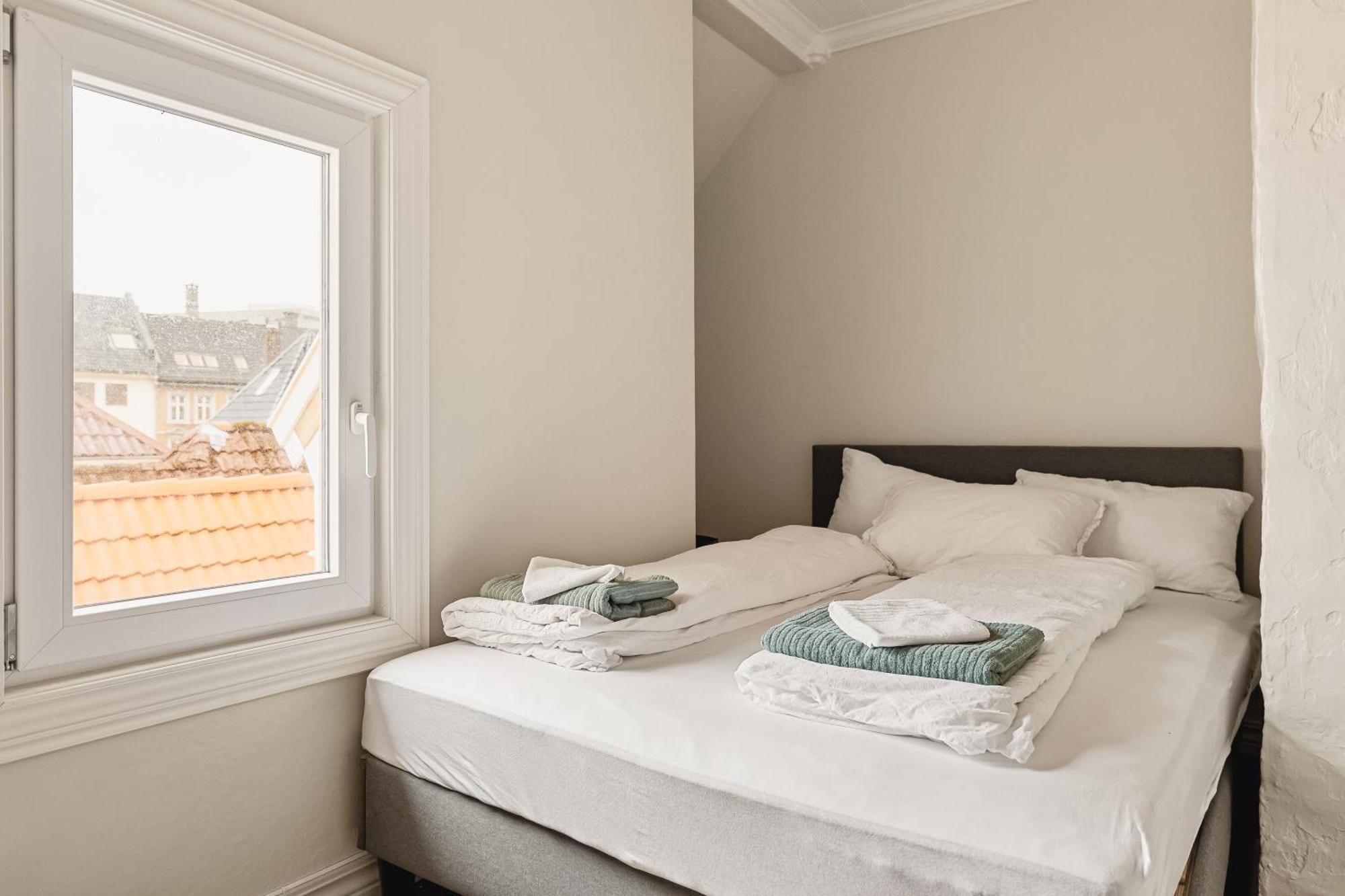 2024 Renovated Luxury Penthouse! Up To 9 Guests!