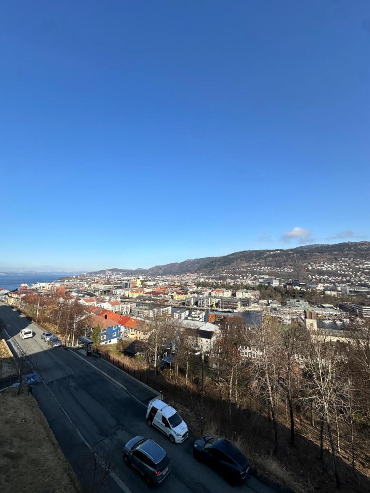 Med Nydelig Utsikt Over * Bergen