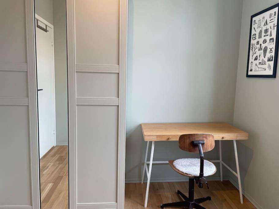 Dinbnb I 500 M To Centrum I Shared Patio I Street Parking Lägenhet