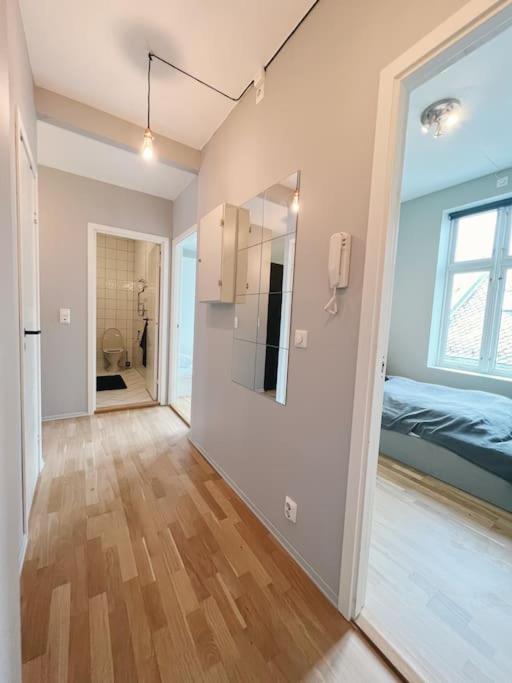 Lägenhet Dinbnb I 500 M To Centrum I Shared Patio I Street Parking