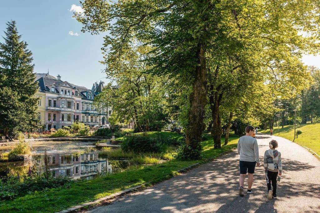 Lägenhet Dinbnb I 500 M To Centrum I Shared Patio I Street Parking Bergen