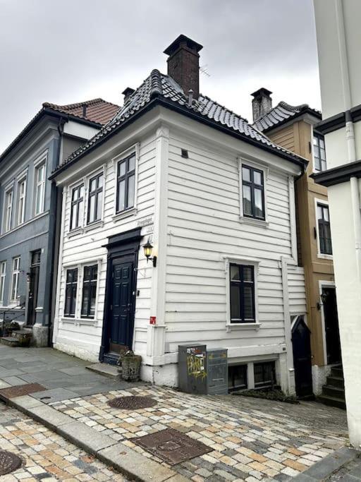 Cozy In Popular Street * Bergen
