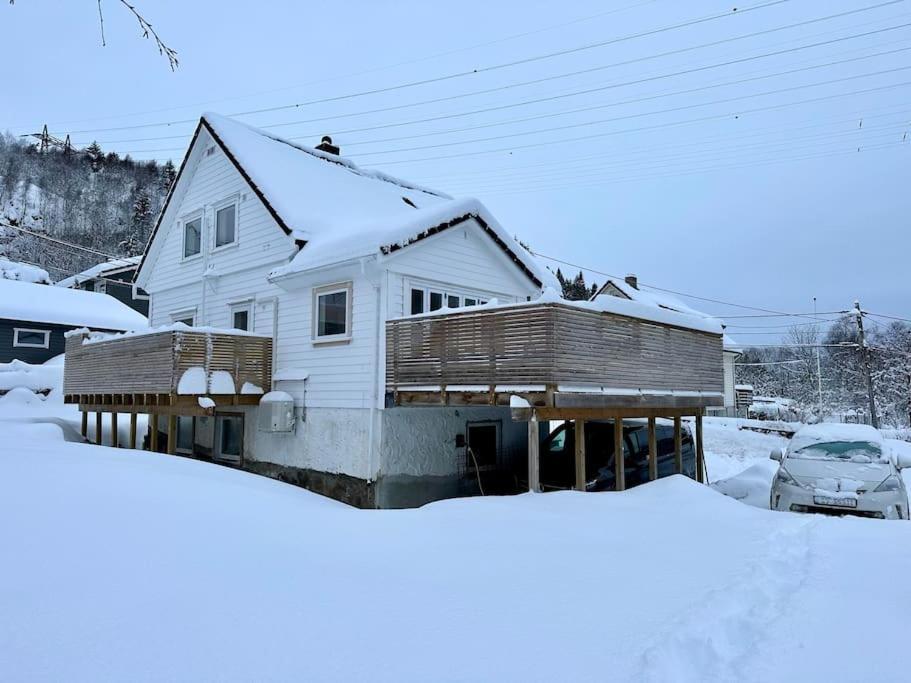 Nhà nghỉ Stort, Koselig Hus I Naturomrade Bergen