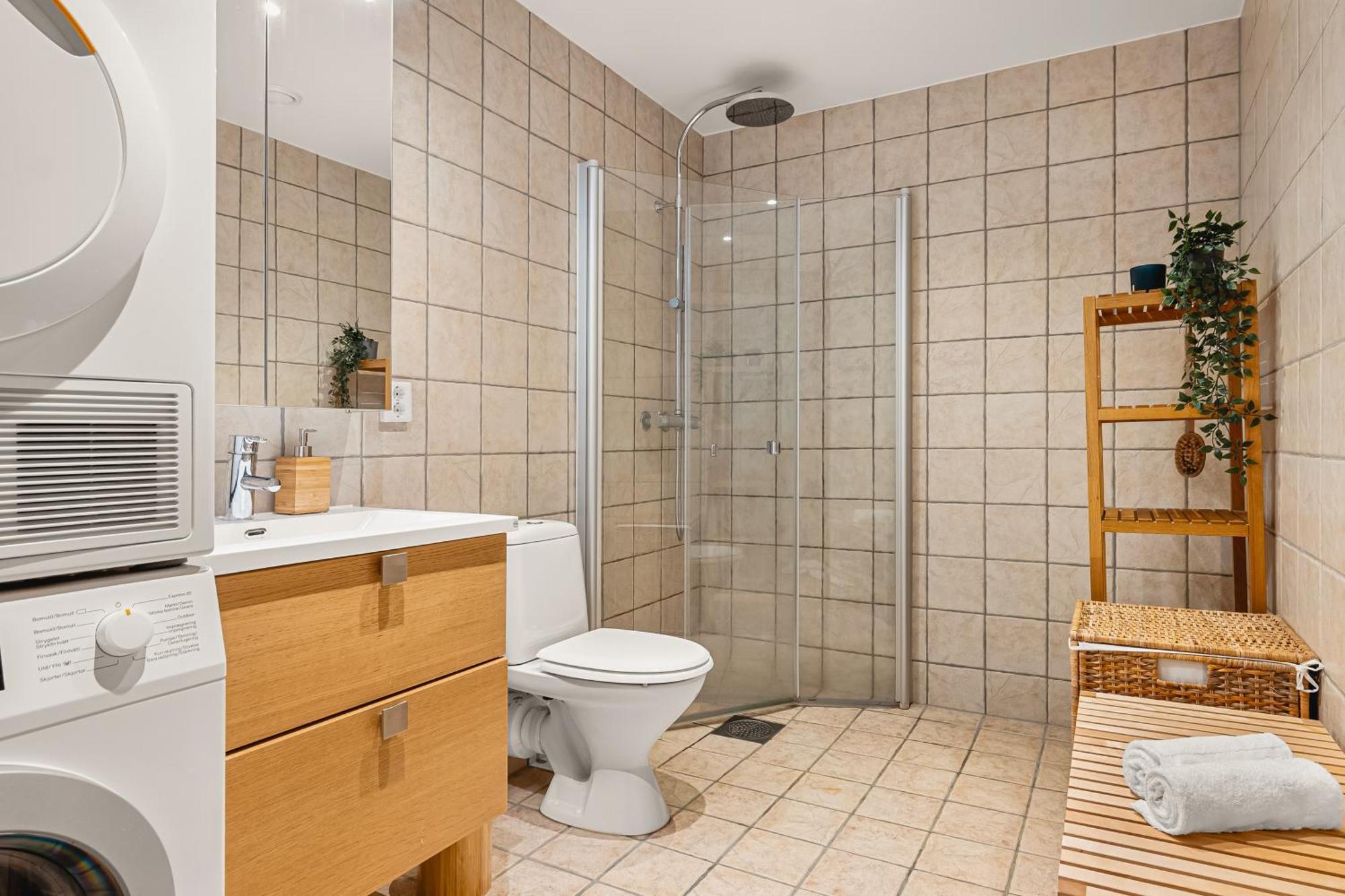 Apartment Dinbnb I 78sqm For The Family I Balcony & Near The Sea