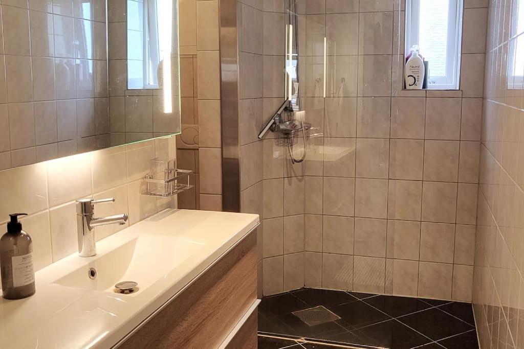 Apartment Superb And Central Place! Airb&b Favorite Bergen