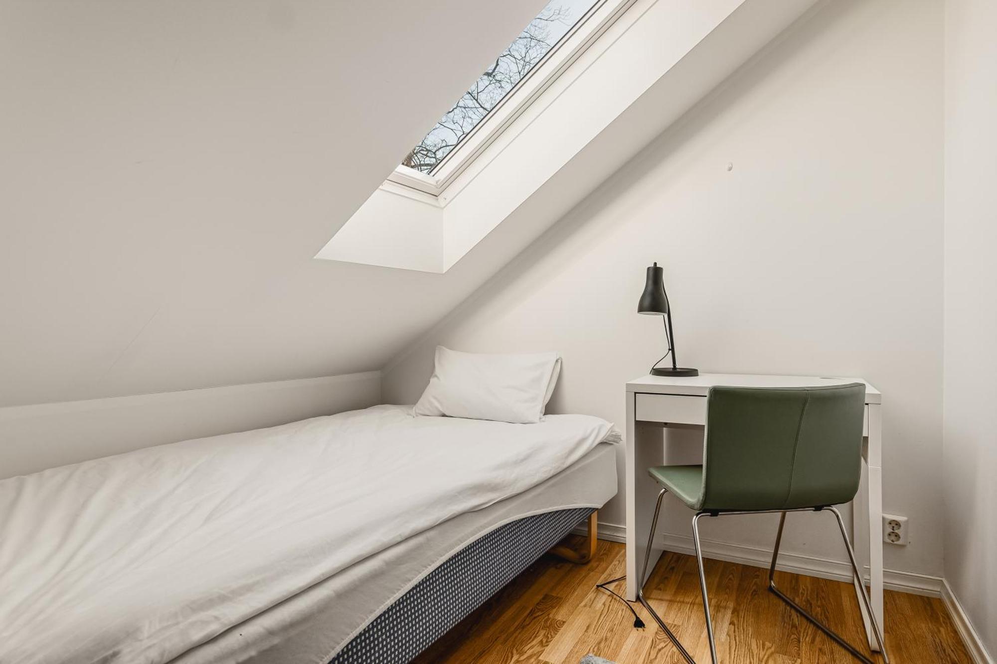 Dinbnb I Dockside With Modern Kitchen And Workspace
