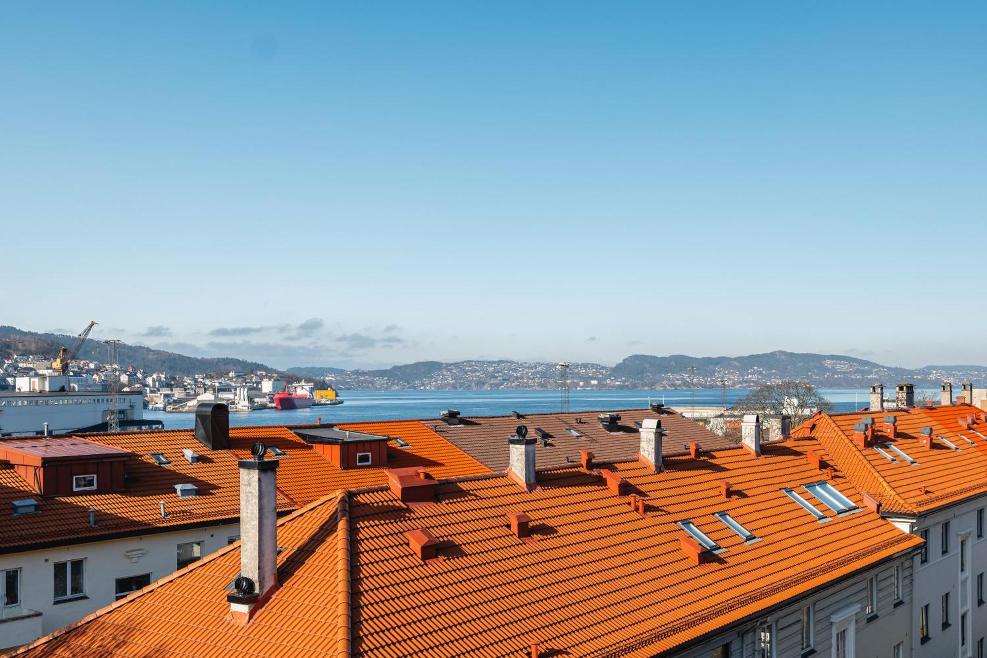Appartement Dinbnb I Dockside With Modern Kitchen And Workspace