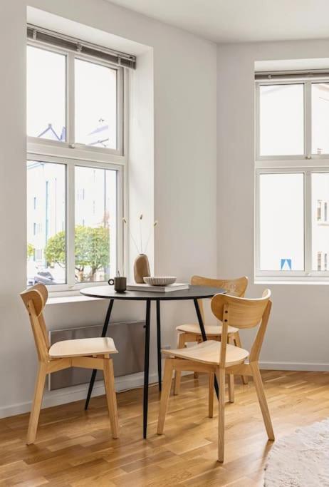 Centrally Located - Beautiful & Bright Bergen