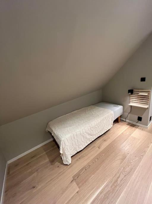 Modern New Townhouse City Centre Apartment *