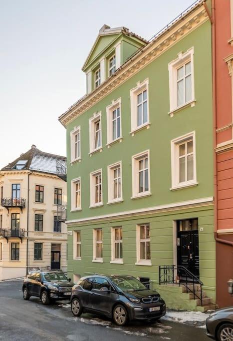 Centrally Located - Beautiful & Bright