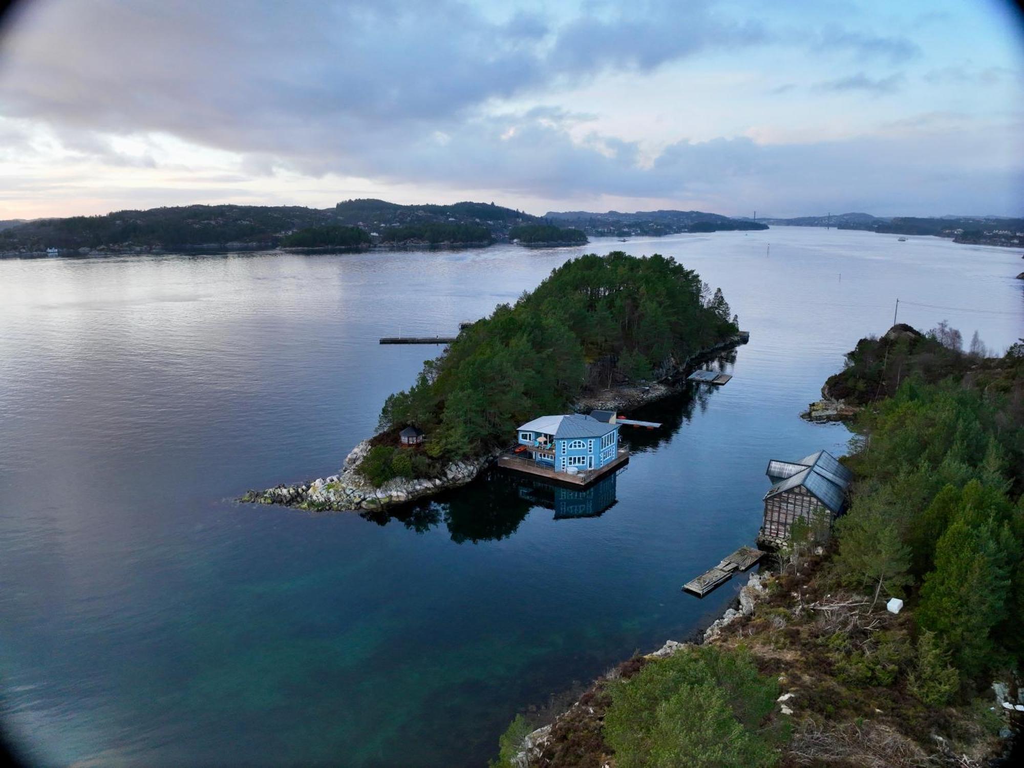 Båthotell Floating 3*