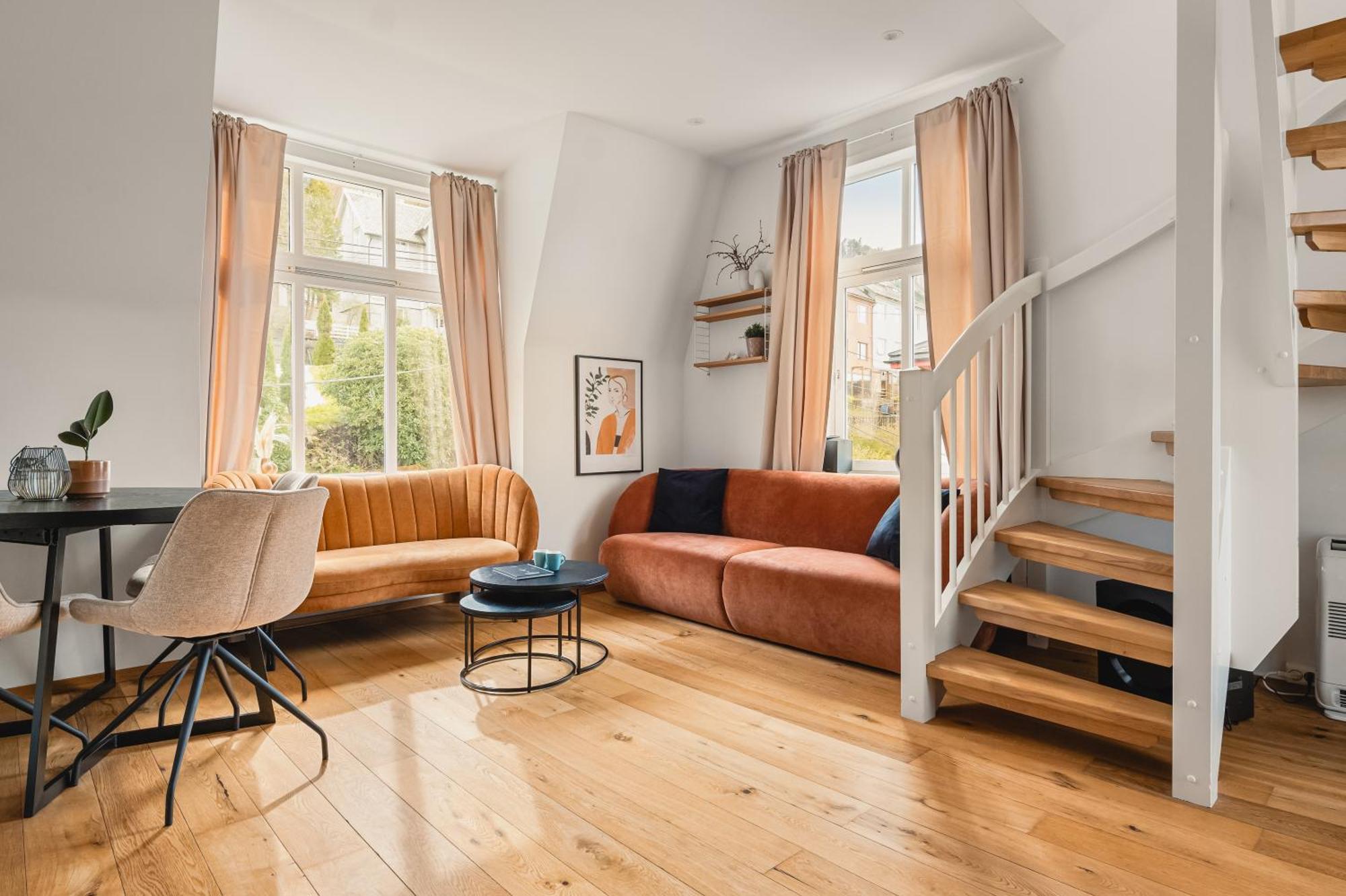 2-story Top Floor I 3x Work Space I Shared Garden *