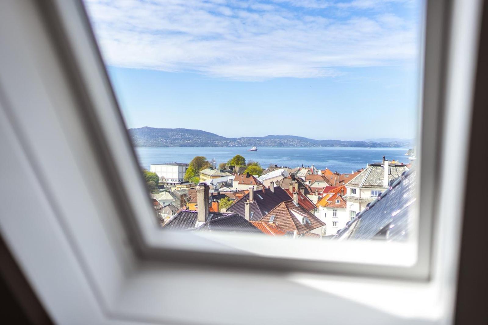 Dinbnb I On Of The I 400m To Bryggen And Floibanen