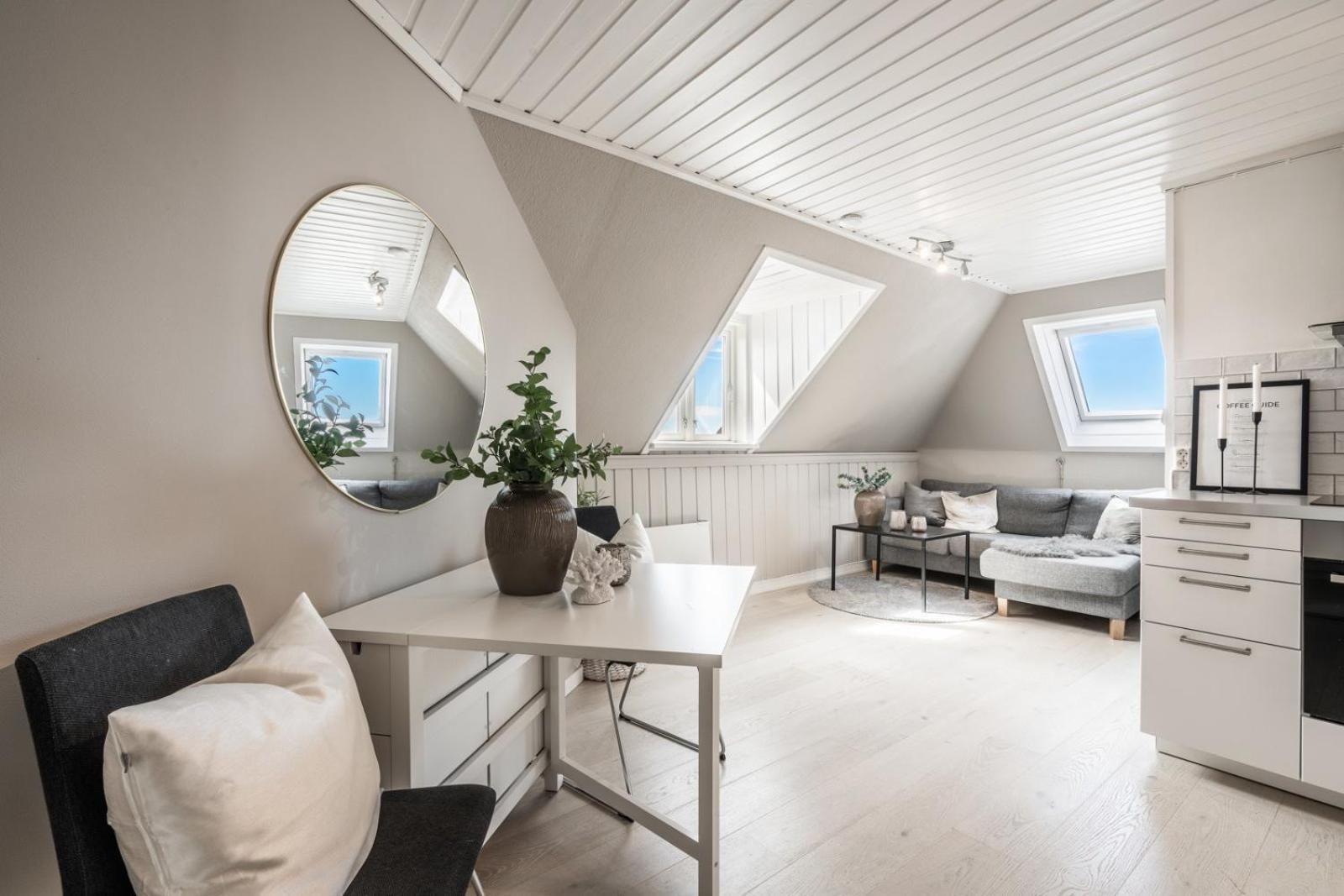Dinbnb I On Of The I 400m To Bryggen And Floibanen Bergen