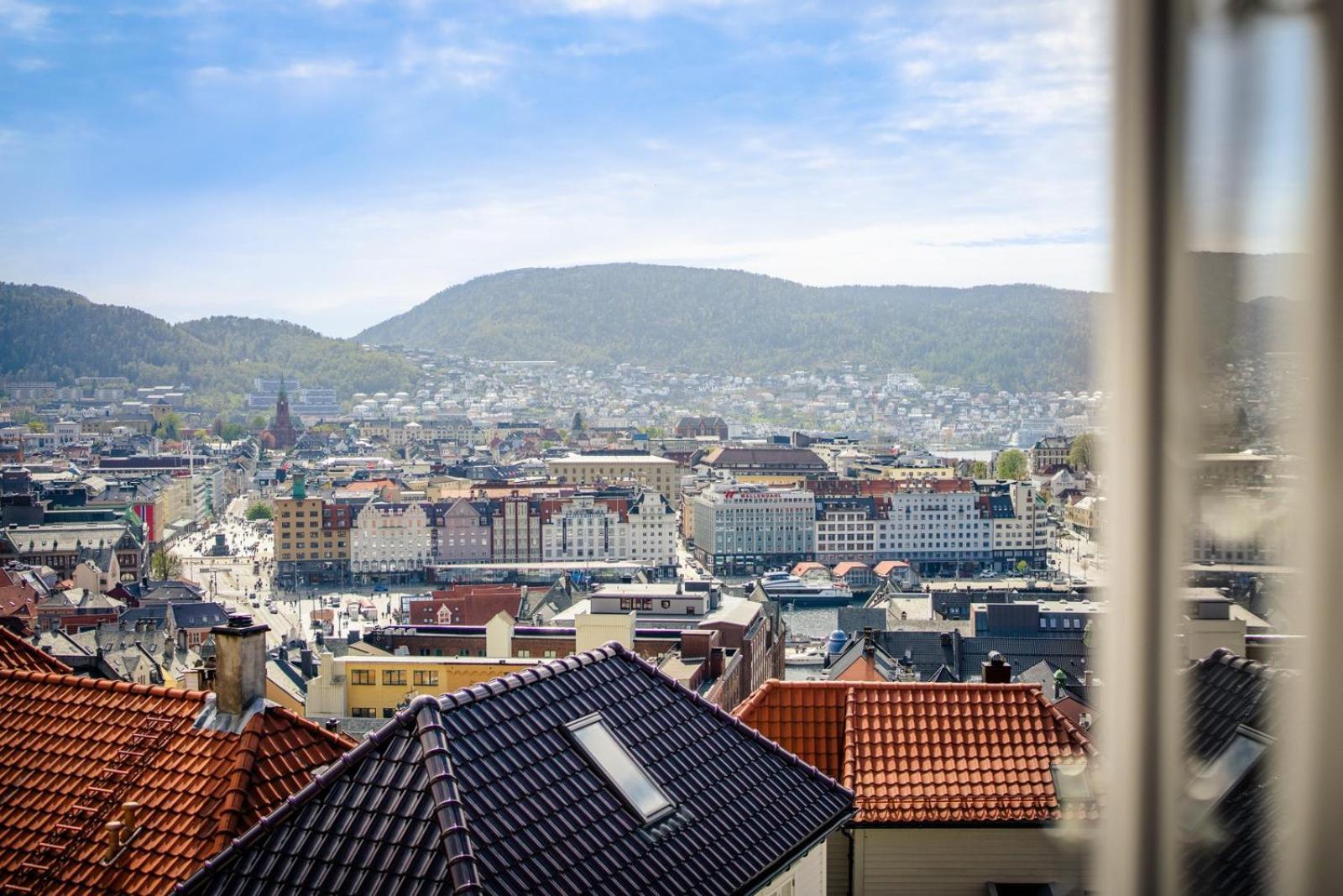 Dinbnb I On Of The I 400m To Bryggen And Floibanen Bergen