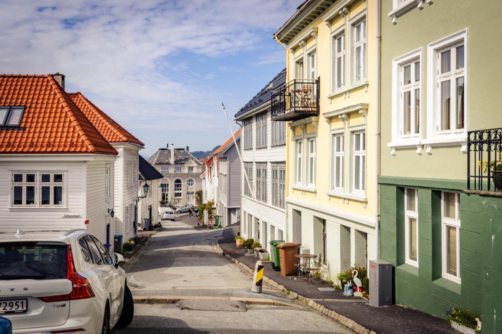 Dinbnb I On Of The I 400m To Bryggen And Floibanen