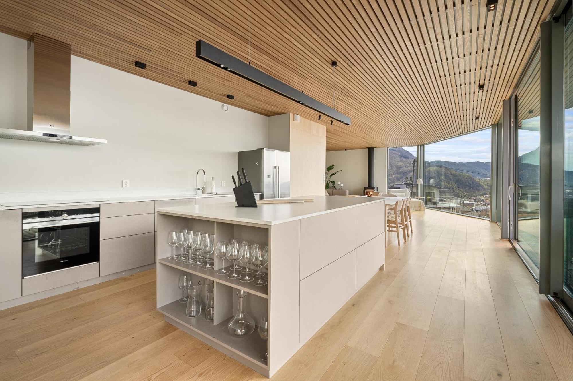 Amazing View - 5 Bedrooms - New House - Modern And Exclusive