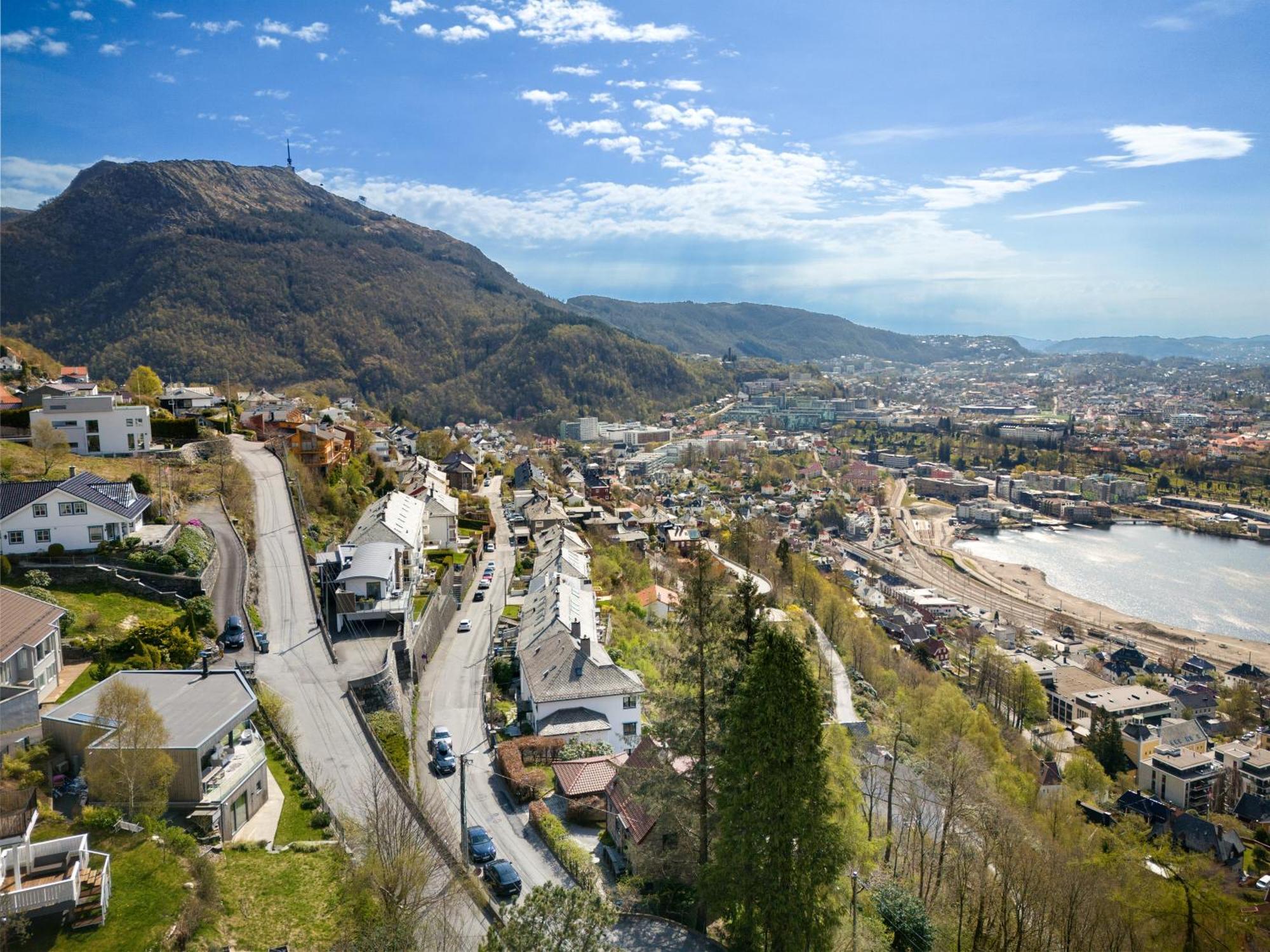 Amazing View - 5 Bedrooms - New House - Modern And Exclusive Villaer *