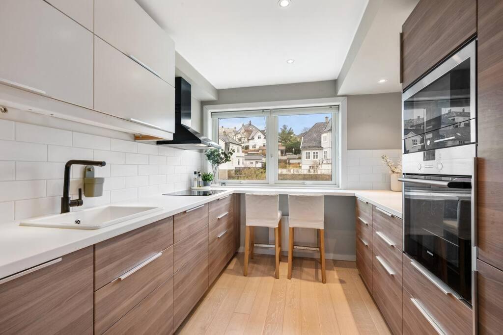 Scandinavian Style Apartement! Balcony And Stunning Views!