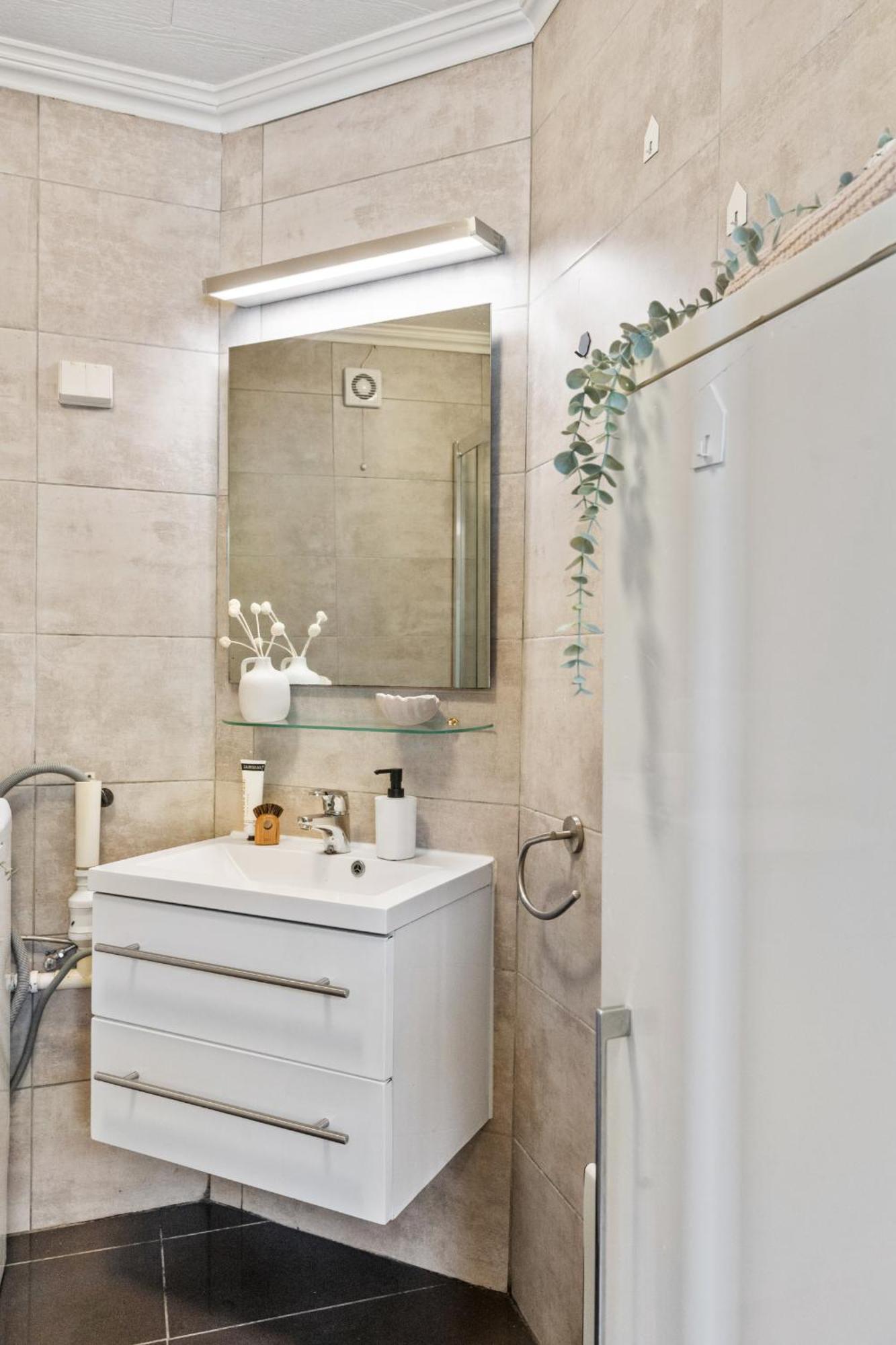 Perfect Getaway 7 Min To Centrum Apartment *