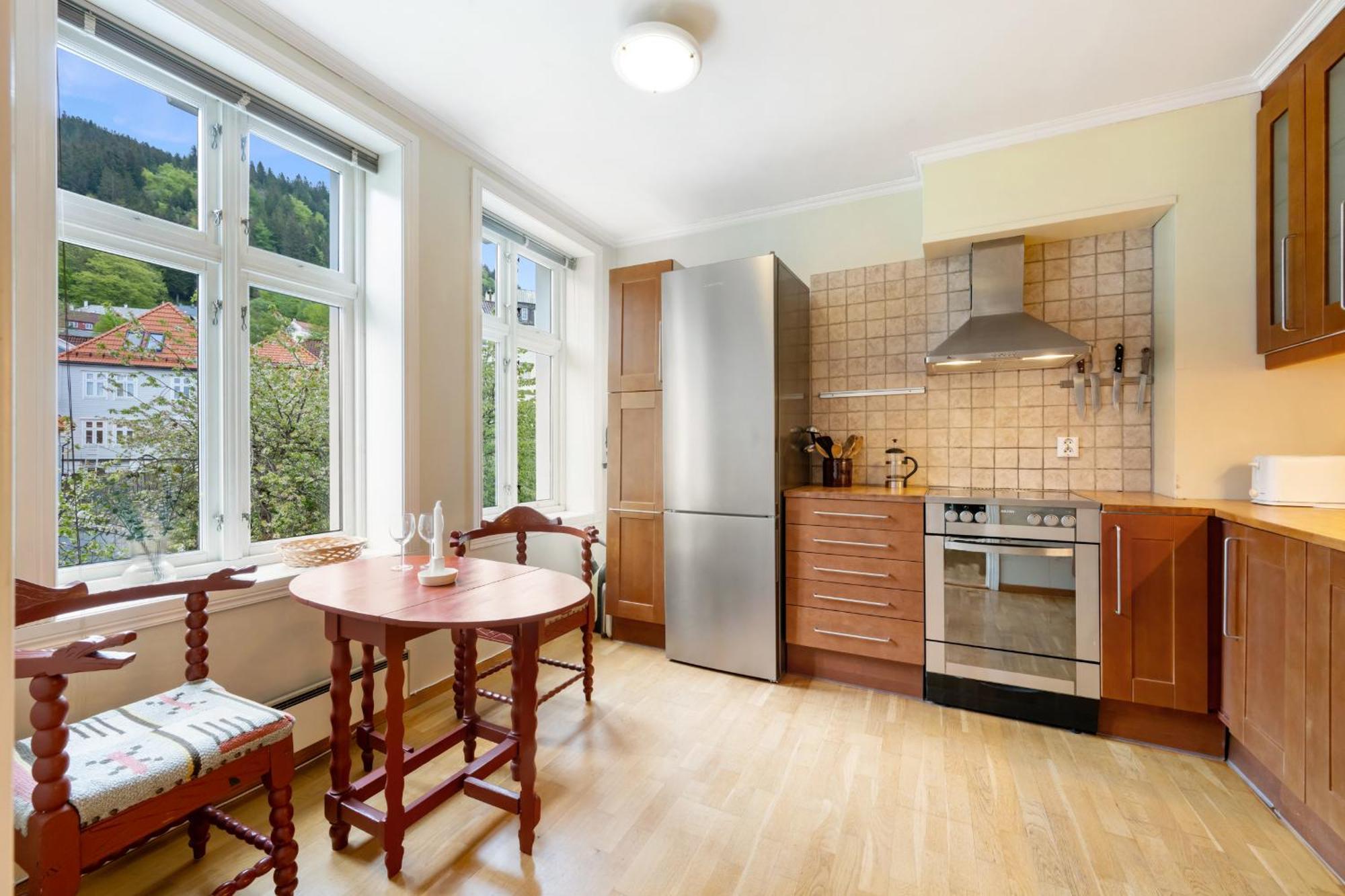 Spacious 3-bedroom For 8 By Bryggen Apartment