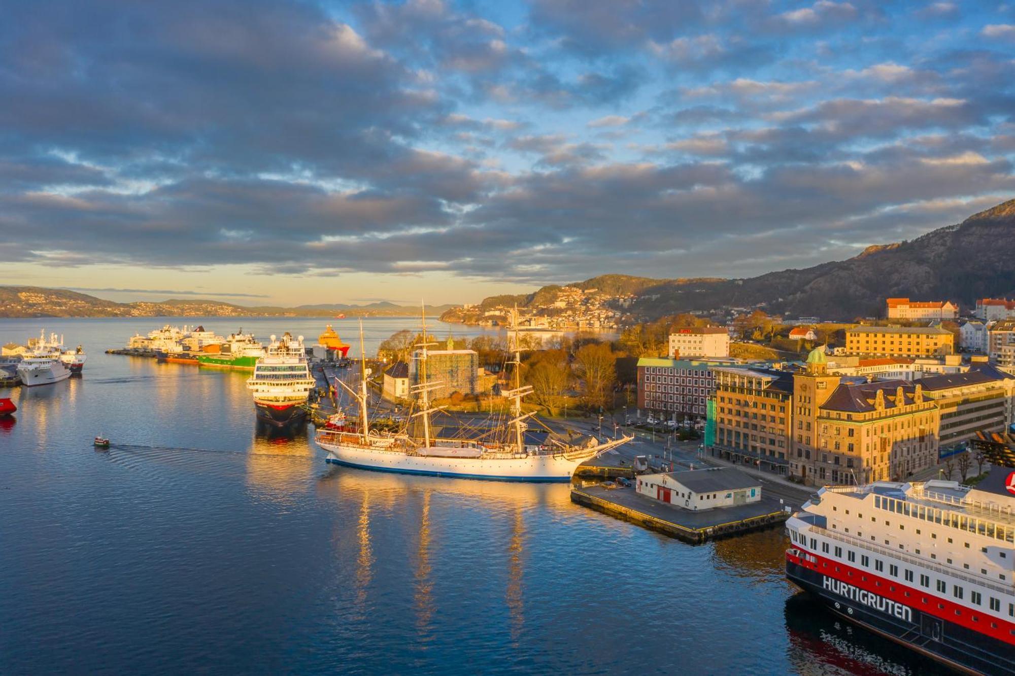 Apartment Spacious 3-bedroom For 8 By Bryggen *