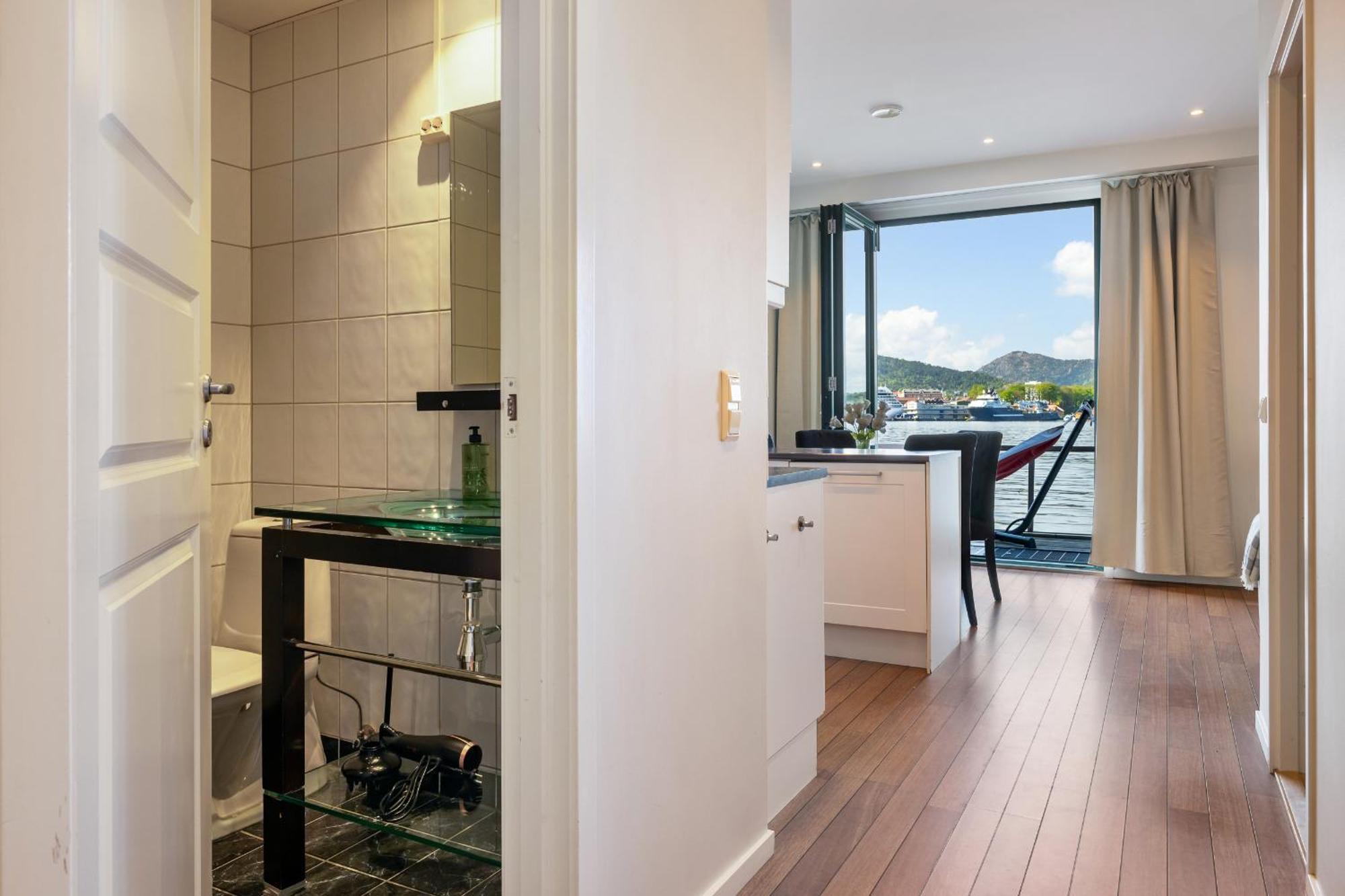 Lägenhet New! Sea Front Apt. With Terrace Above The Sea! Bergen