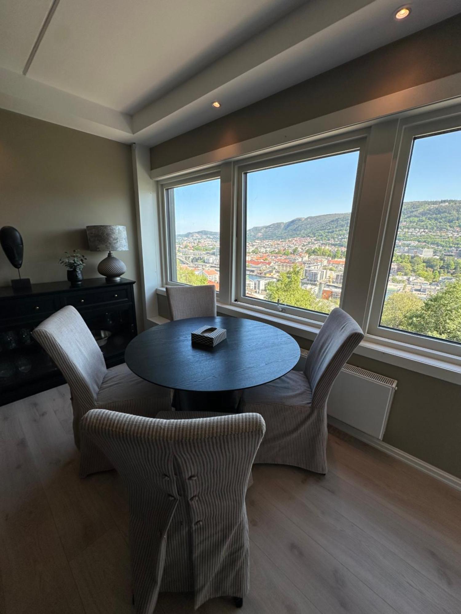 Med Nydelig Utsikt Over Apartment