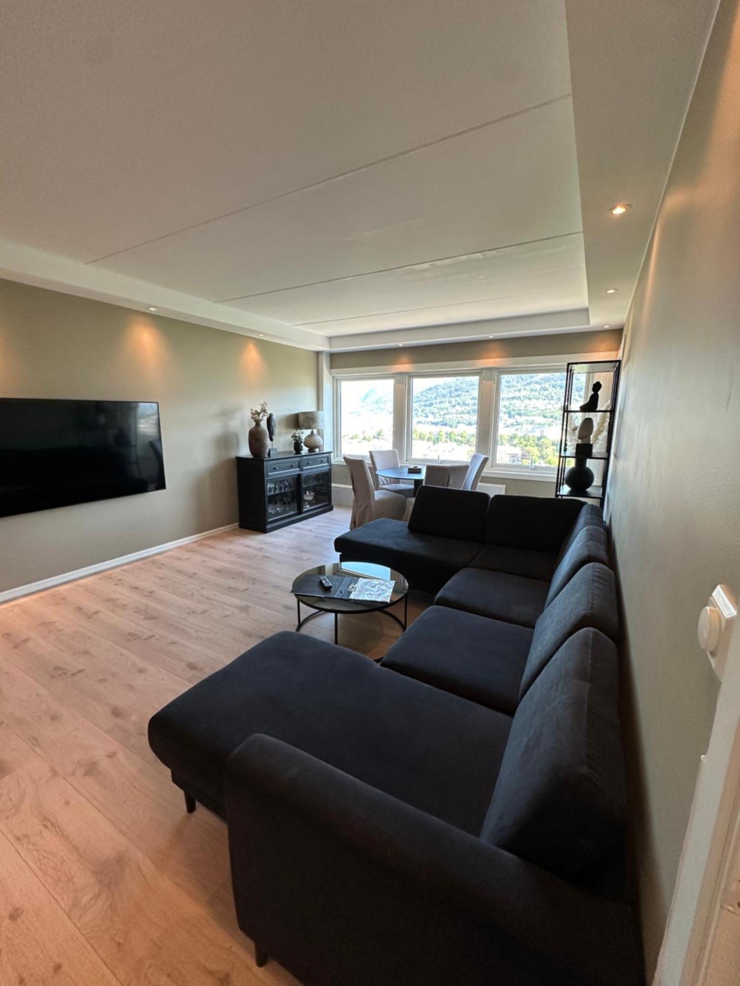 Apartment Med Nydelig Utsikt Over