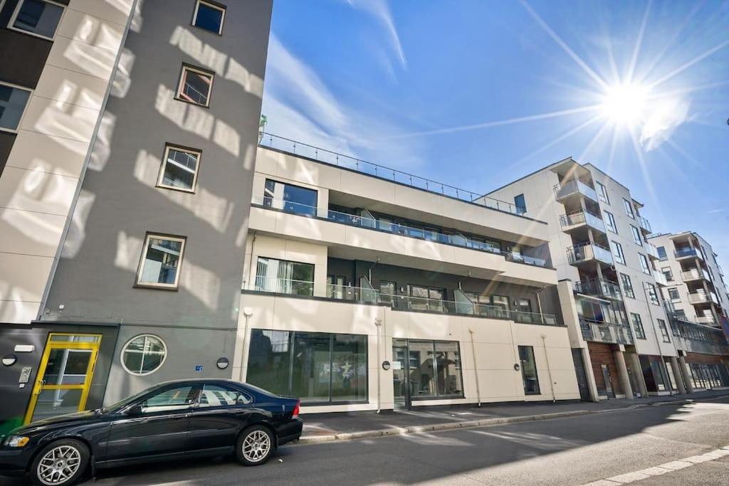 Modern With Balcony Apartment Bergen