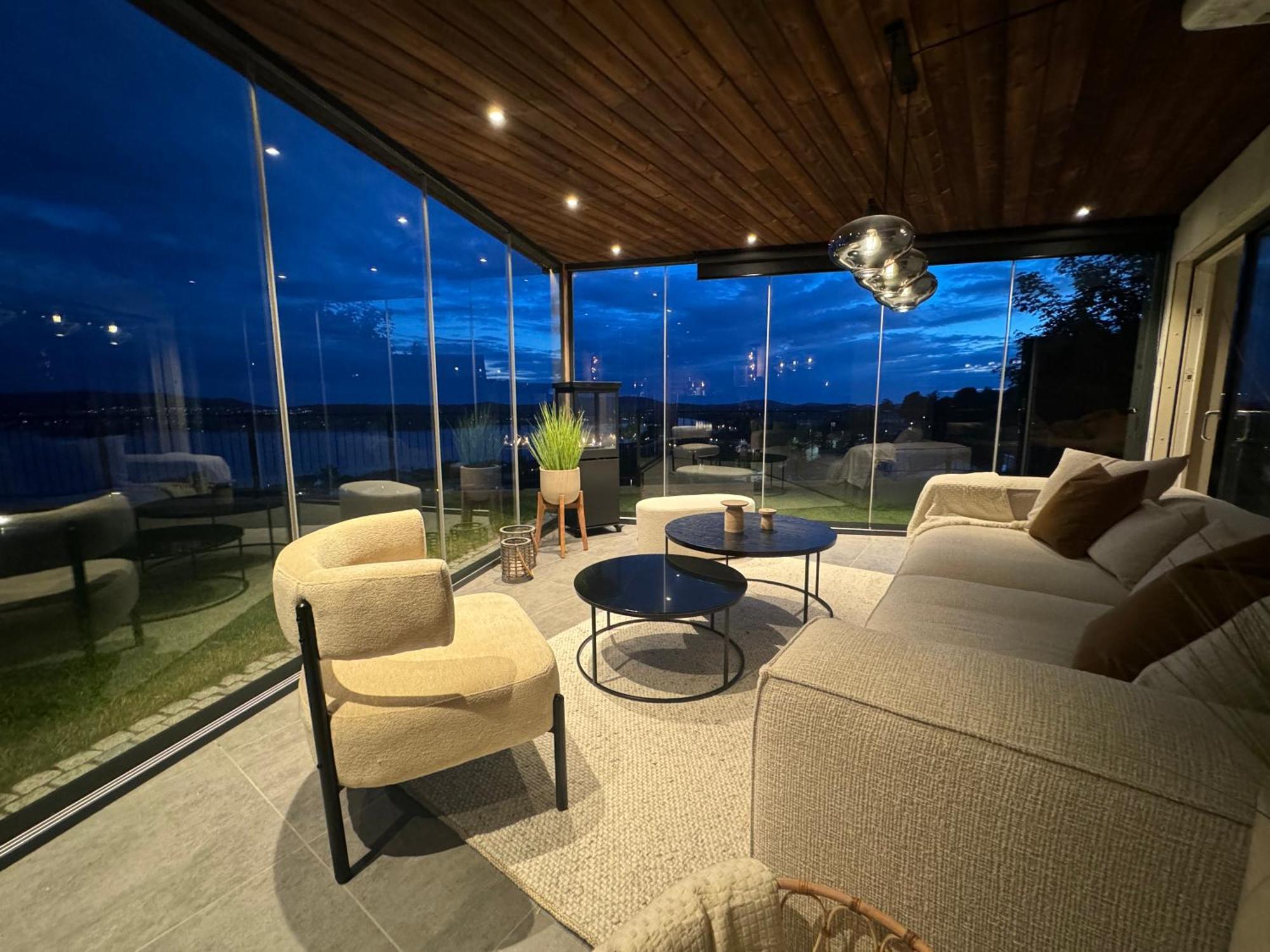 Sjoutsikt, Jacuzzi Og Solfylt