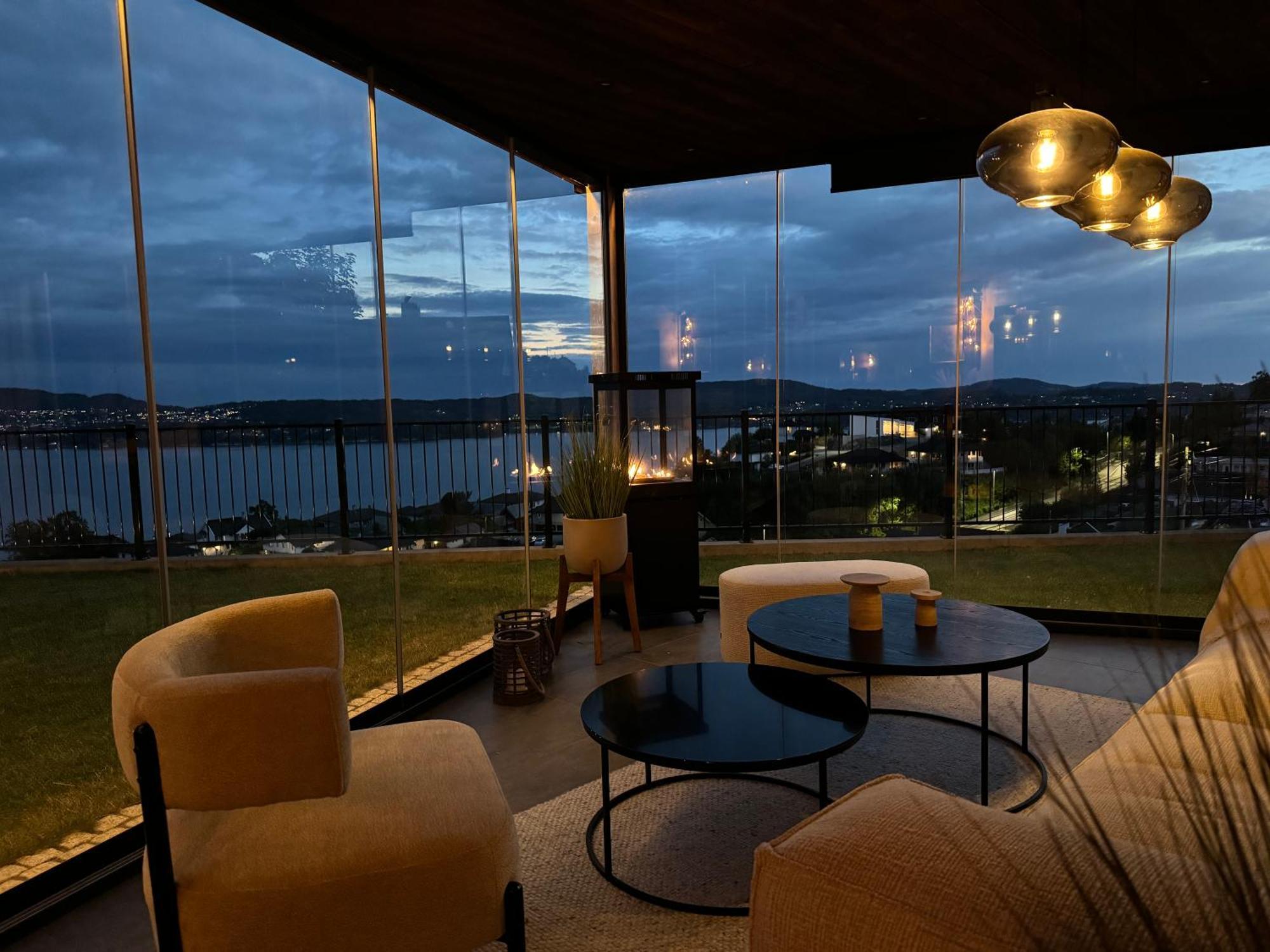 Sjoutsikt, Jacuzzi Og Solfylt Apartamento *