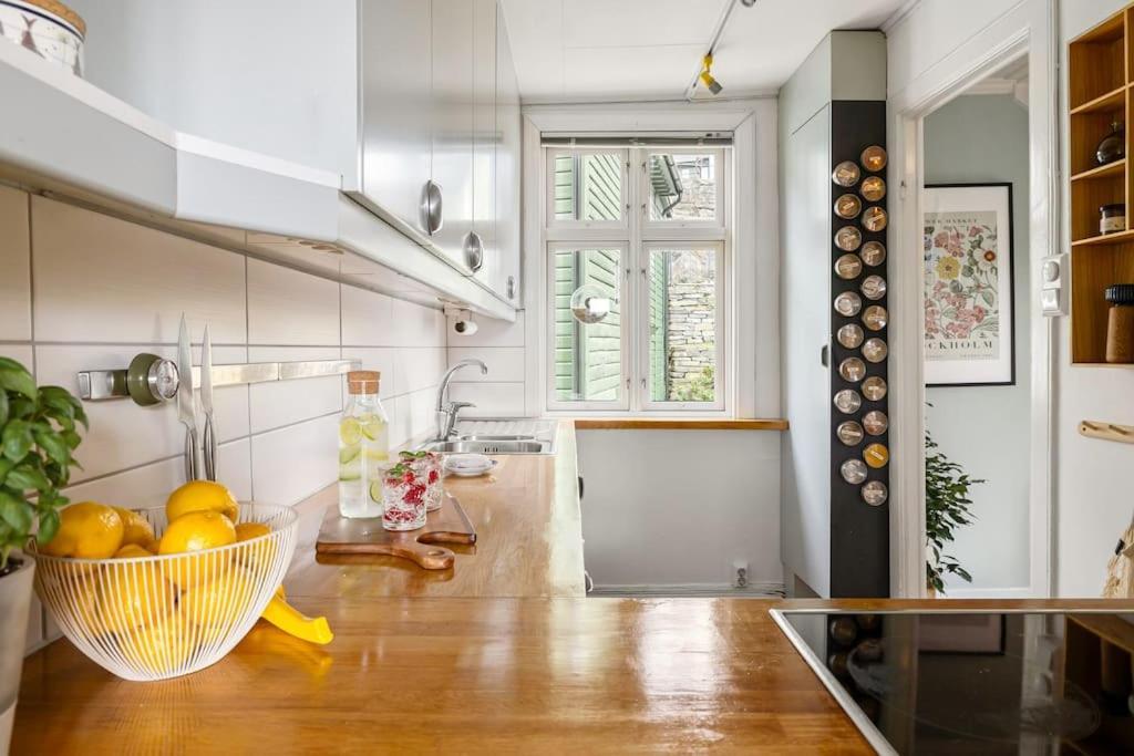 Det Lille Rode Huset Ved Floibanen * Bergen