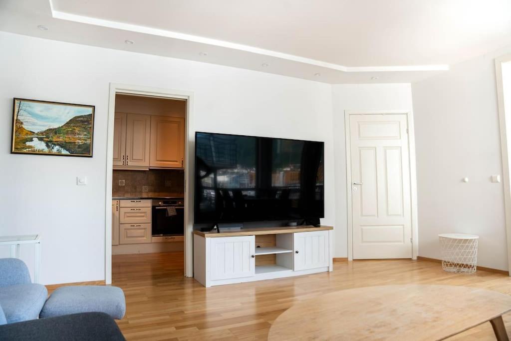 Modern Waterfront Apartamento *