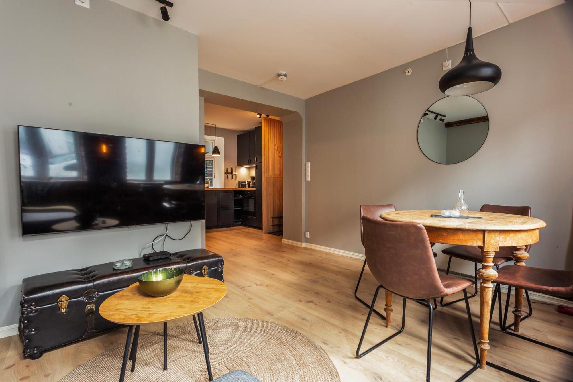 Designer In Old Apartment *