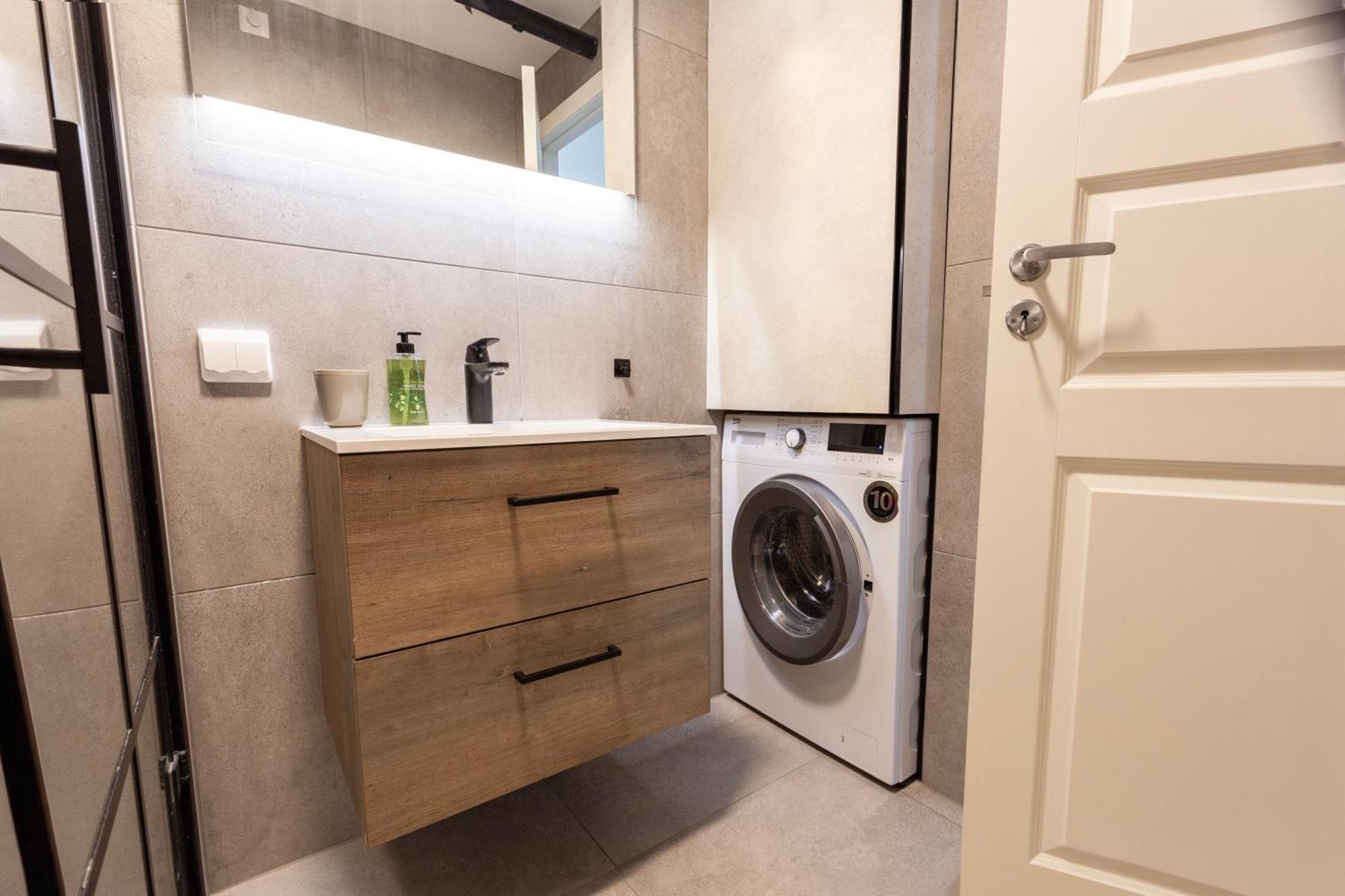 Apartment Designer In Old *